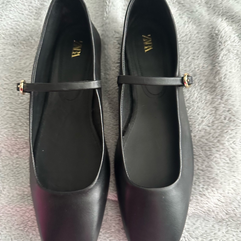 Zara Classic Black Flats